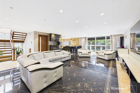 undefined, Edgeworth Crescent, London NW4