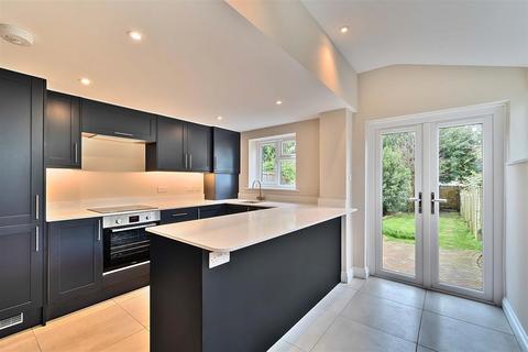 2 bedroom terraced house for sale, Woodview, Arundel