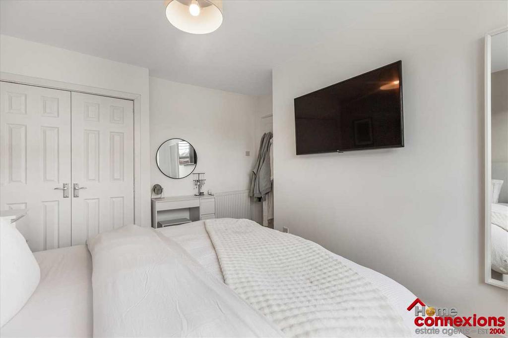 Bedroom One (4)