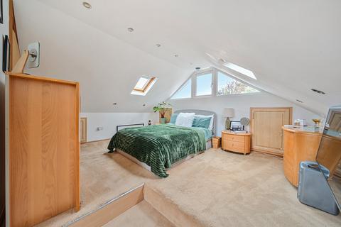 4 bedroom bungalow for sale, Diana Close, Hampshire PO12