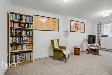 undefined, Park Avenue, Leeds