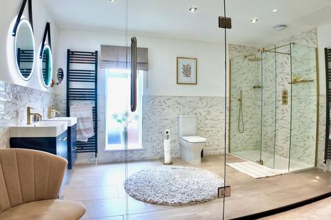 5 bedroom detached house for sale, Oak Tree Rise, Newbridge, NP11
