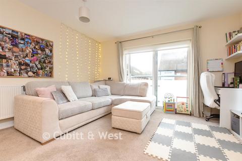 undefined, Canalside, Redhill RH1