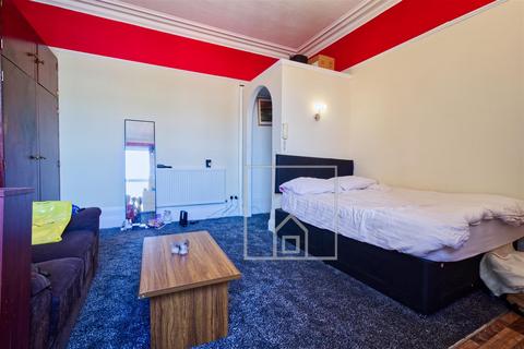 undefined, Flat 2 - 163 Hyde Park Road, Hyde Park, Leeds