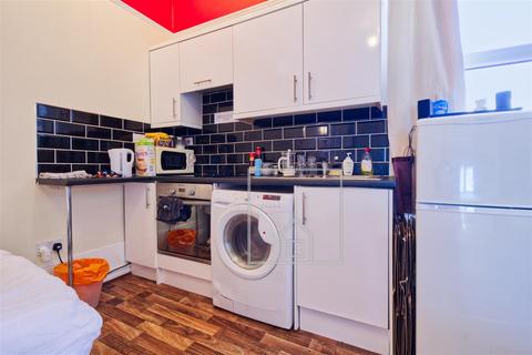 undefined, Flat 2 - 163 Hyde Park Road, Hyde Park, Leeds