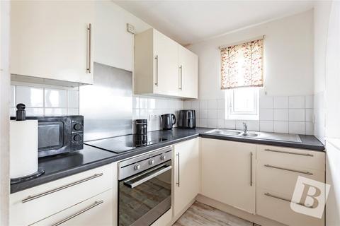 2 bedroom maisonette for sale, Rutley Close, Harold Wood, Romford, RM3