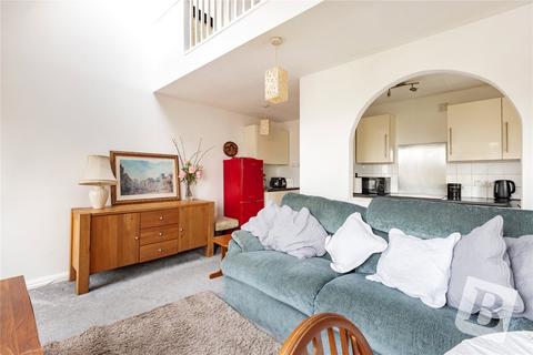 2 bedroom maisonette for sale, Rutley Close, Harold Wood, Romford, RM3