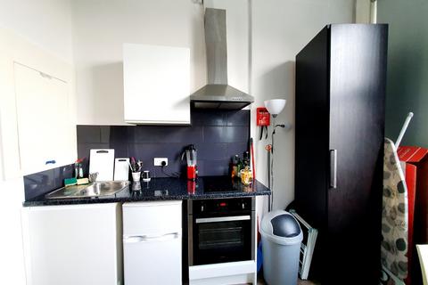 Studio to rent, Warspite Road, London, SE18