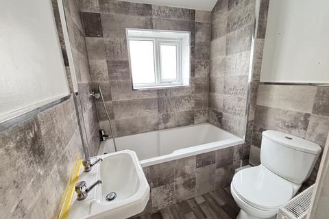 3 bedroom terraced house to rent, East Street, Sutton-in-Ashfield, NG17