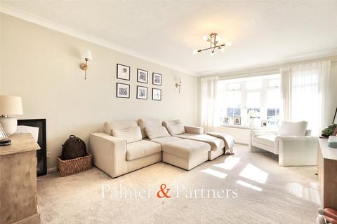2 bedroom apartment for sale, Holland Road, Clacton-on-Sea, Essex, CO15