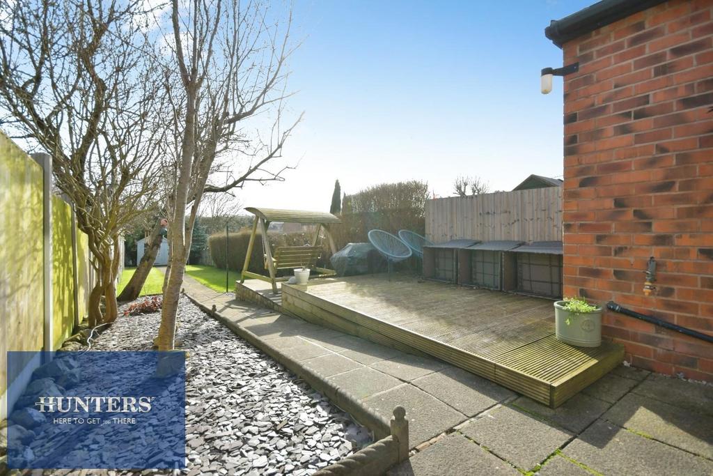 REAR GARDEN 02.jpg