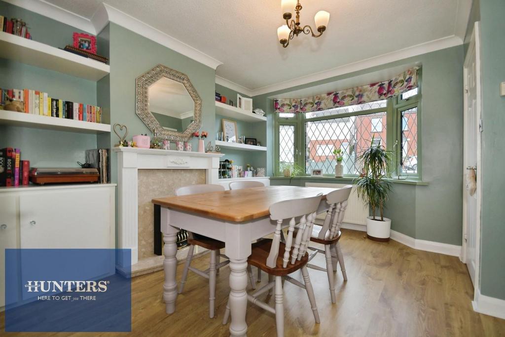 DINING ROOM.jpg