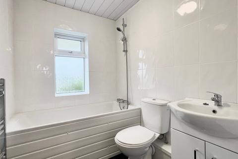 3 bedroom semi-detached house to rent, The Grove, Great Barr, Birmingham