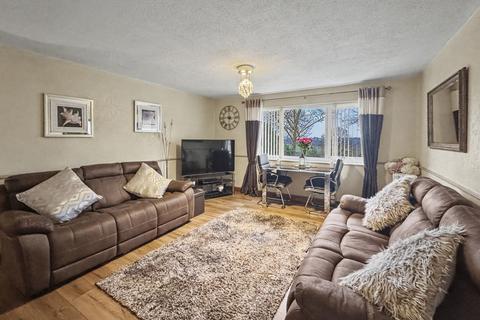 undefined, Moor End Avenue, Riverview Court, M7
