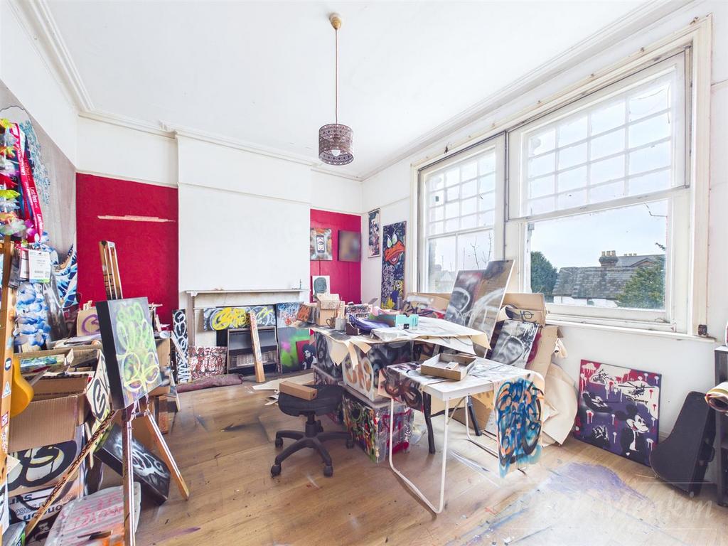 CAM01758 G0-PR0456-STILL013.jpg