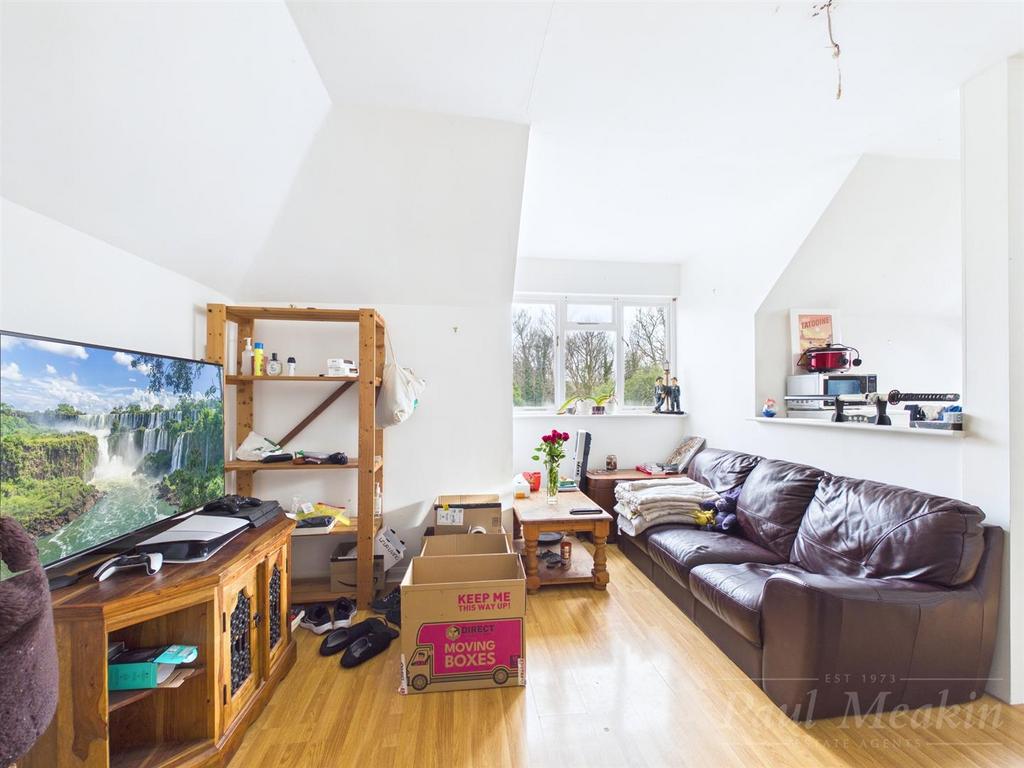 CAM01758 G0-PR0456-STILL015.jpg