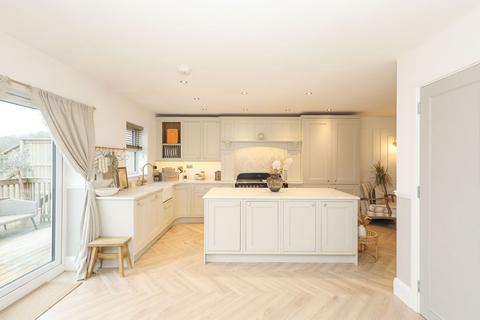 4 bedroom detached house for sale, Tivey Road, Sheffield S21