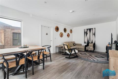 2 bedroom apartment for sale, Edgewood Mews, London, N3