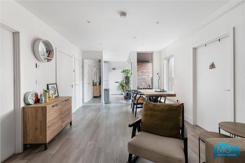 2 bedroom apartment for sale, Edgewood Mews, London, N3