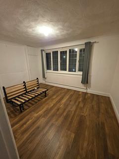 4 bedroom flat to rent, Kenton Road, Kenton, HA3