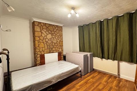 undefined, Kenton Road, Kenton, HA3