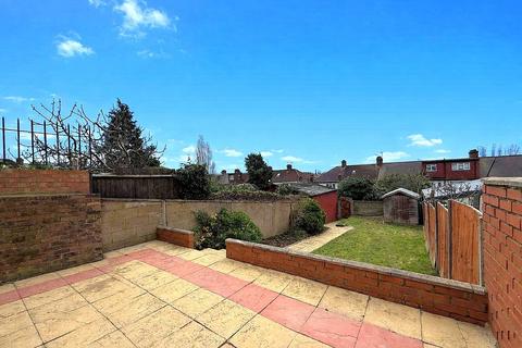 3 bedroom terraced house to rent, Kenwyn Drive, London NW2