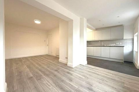 3 bedroom terraced house to rent, Kenwyn Drive, London NW2