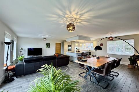 undefined, Kaye Lane, Almondbury, Huddersfield, HD5 8XP