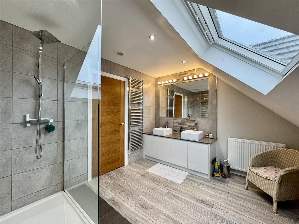 En suite shower room