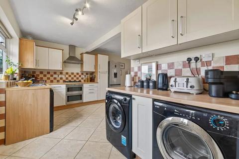 undefined, St Saviours Road, Kettering NN15