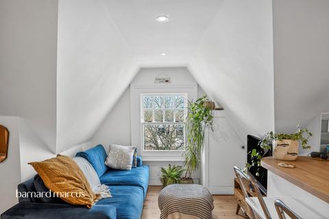 1 bedroom flat for sale, Knollys Road, London