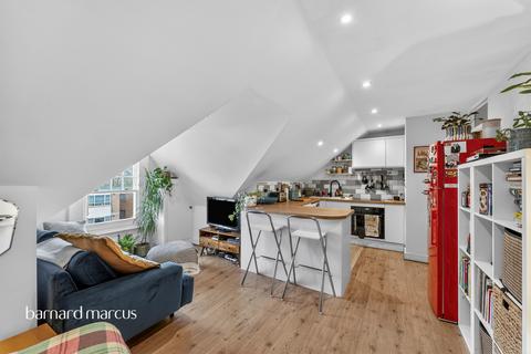 1 bedroom flat for sale, Knollys Road, London