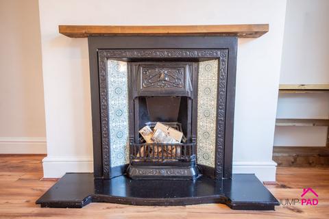 2 bedroom terraced house to rent, Neville Street, Newton-Le-Willows, WA12