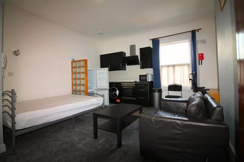undefined, Flat 4 - 163 Hyde Park Road, Hyde Park, Leeds