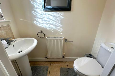 undefined, Parkfield Court, Two Gates, Tamworth, Staffordshire, B77