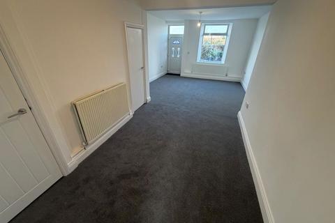 3 bedroom terraced house to rent, Park Terrace, Consett DH8