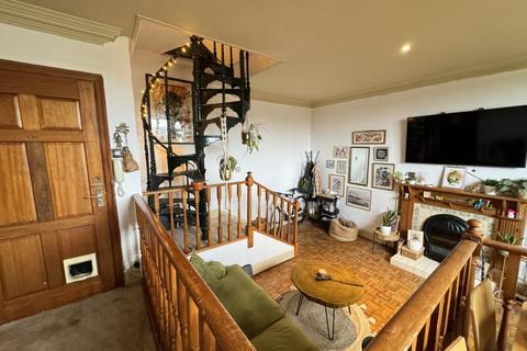 2 bedroom flat to rent, St. Anns Lane, Burley, Leeds, LS4