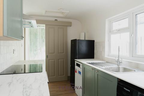 1 bedroom flat to rent, Adelphi Road, Epsom