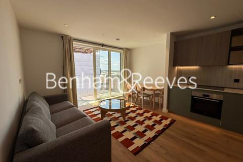 1 bedroom apartment to rent, Viola House, Greenleaf Walk UB1