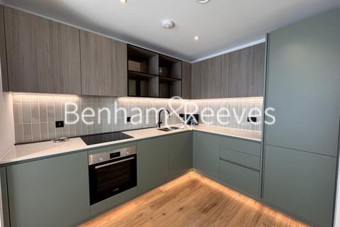 1 bedroom apartment to rent, Viola House, Greenleaf Walk UB1