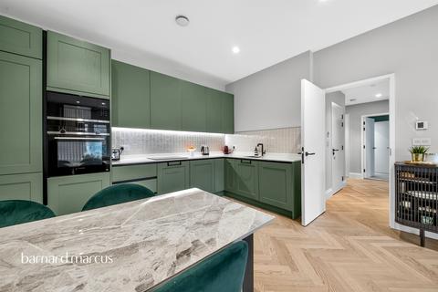 2 bedroom flat for sale, Explorer Way, London