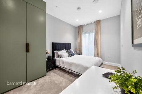 2 bedroom flat for sale, Explorer Way, London