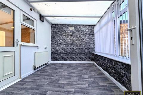 3 bedroom semi-detached house for sale, Mapleleaf Gardens, Wickford, Essex
