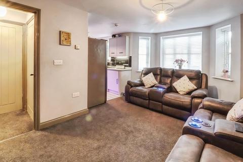 2 bedroom flat for sale, Atlantic Court, Ilfracombe, Devon, EX34 8FG
