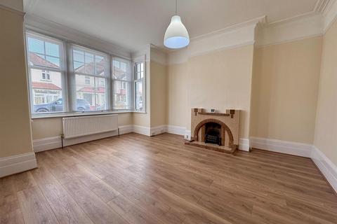 1 bedroom maisonette to rent, Radnor Avenue, Harrow HA1 1SB