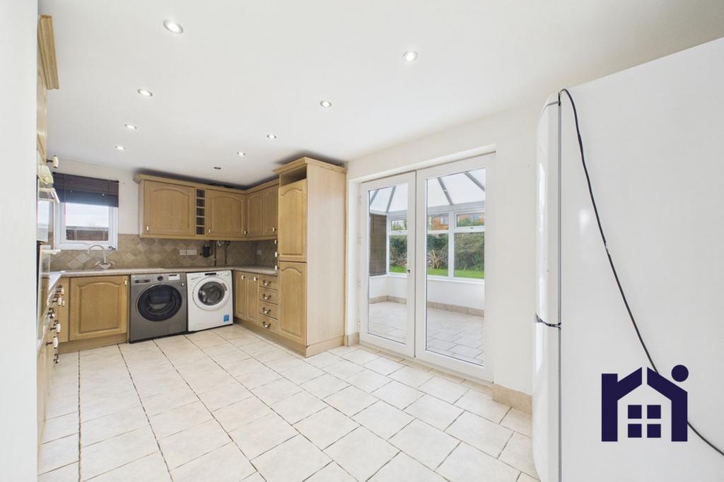 Dining kitchen