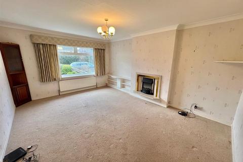 2 bedroom detached bungalow for sale, Low Hills Lane, Huddersfield