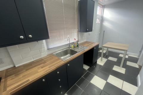 3 bedroom terraced house to rent, Thornville Street, DEWSBURY