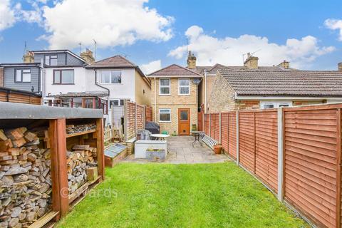 2 bedroom end of terrace house for sale, Church Street, Rochester ME1