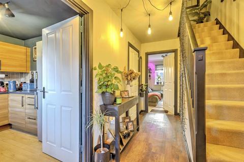 3 bedroom end of terrace house for sale, Oak Grove, Northampton